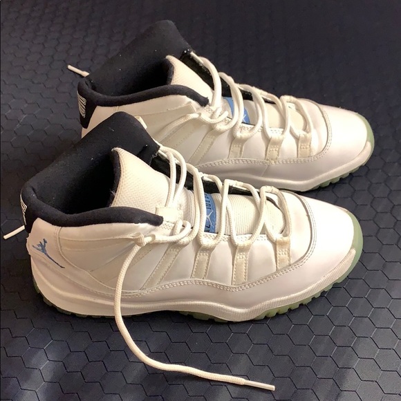 Retro Jordan 11 - Picture 2 of 3